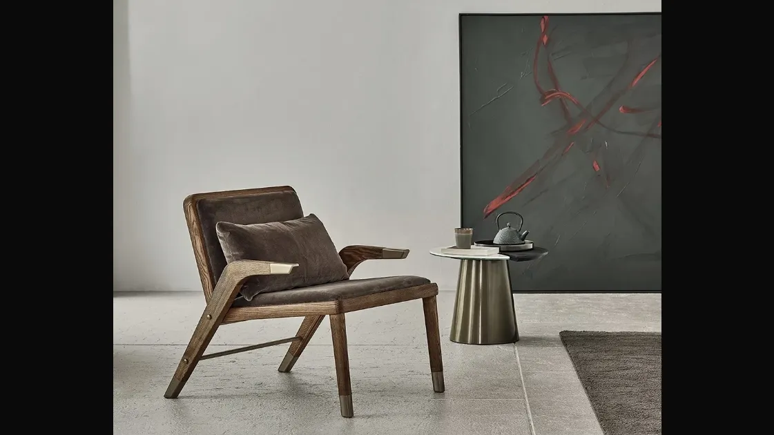 Lady armchair in leather and wood by Bontempi.