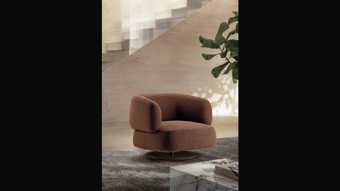 Zeppelin SED020 armchair by Lago.