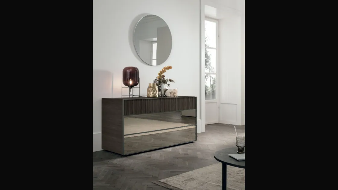 Chest of drawers in oak and mirror by Tomasella.