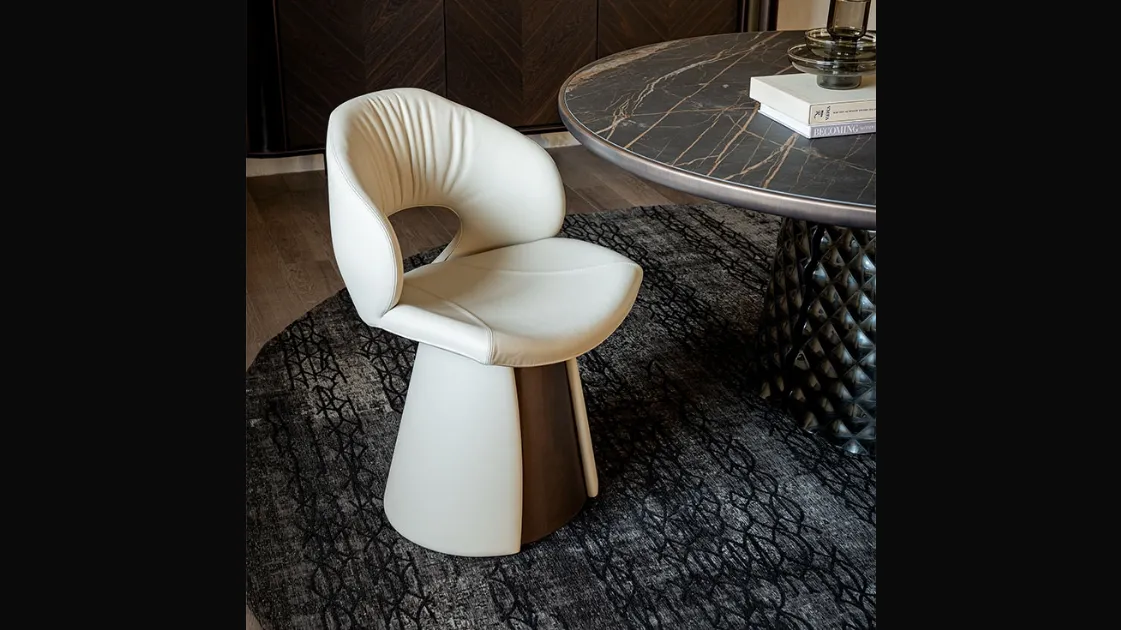 Dafne chair in leather by Cattelan Italia.