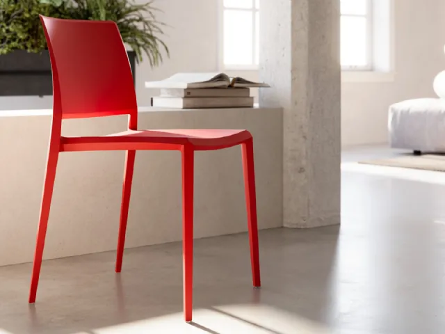 Penta chair in polypropylene by Arredo3.