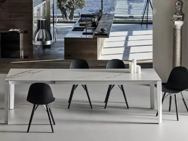 Extendable Chef table in SuperMarble by Bontempi