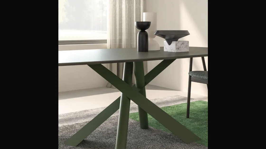 Diago Elliptical Table in lacquered Tufo and Elm Pine