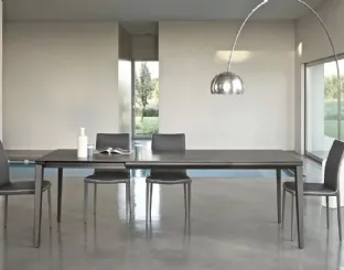 Extendable Echo table in SuperCeramic by Bontempi.