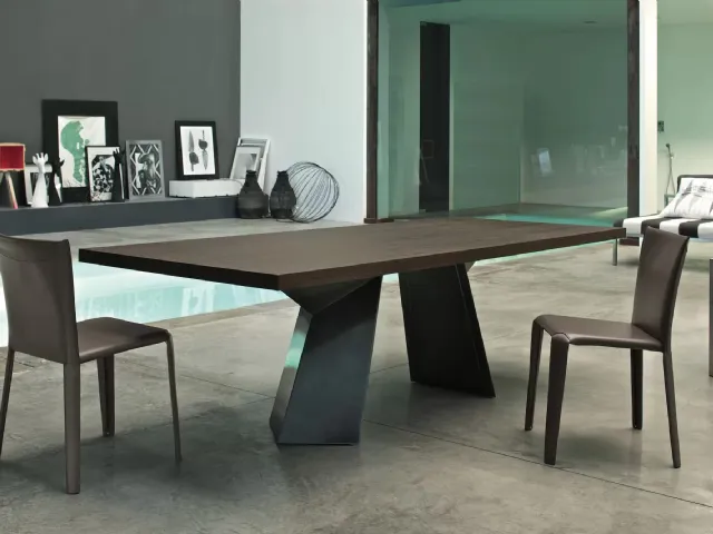 Fiandre solid wood table by Bontempi.