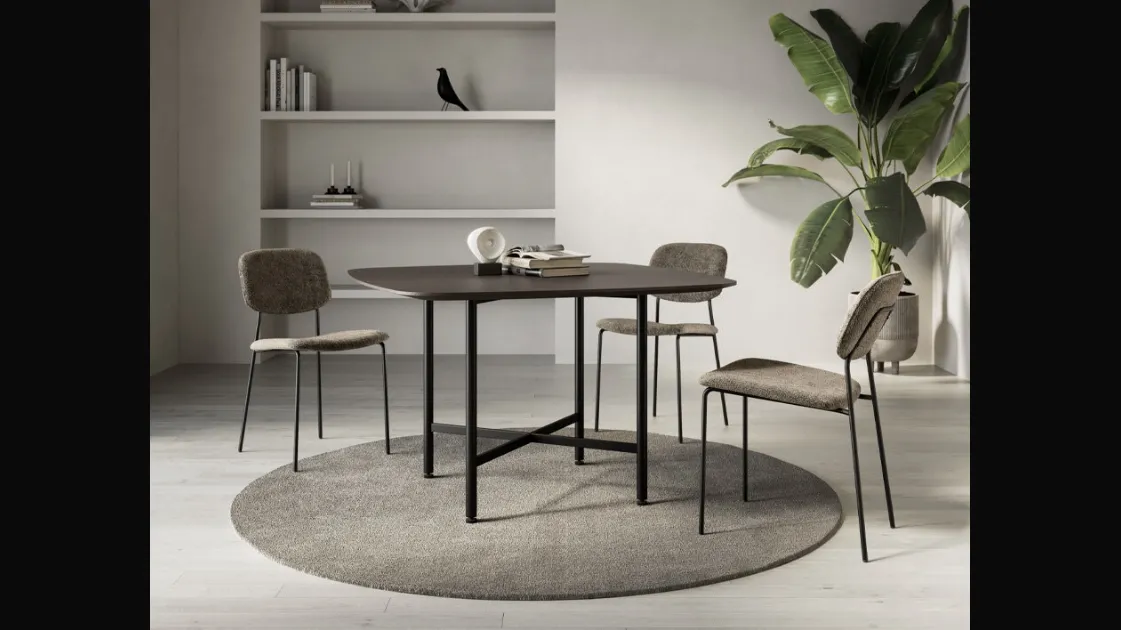 Arredo3 square all-round table.