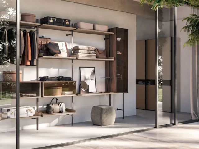 Walk-in closet Palko with desk by Orme.