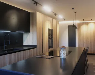 Modern Kitchen D23 in Rovere dogato and Nero by Doimo Cucine