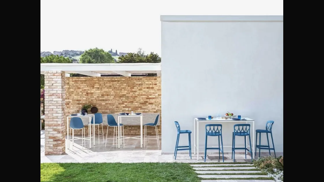 Moon Alto Outdoor garden table in SuperCeramic by Bontempi.