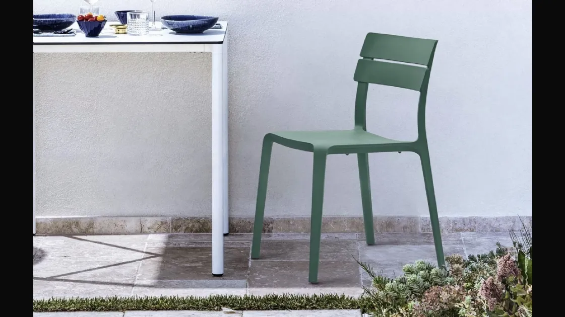 Rocket Green Outdoor stackable chair by Bontempi.