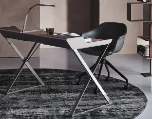 Operative Qwerty desk in steel and leather by Cattelan Italia.